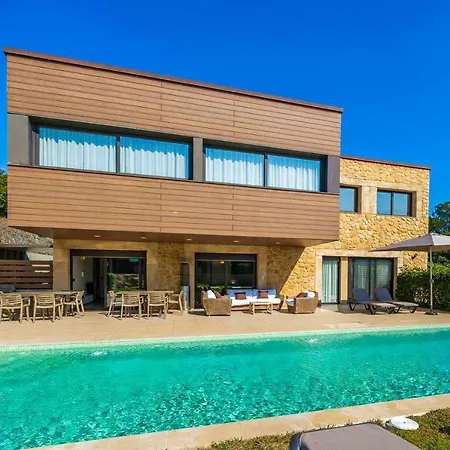 Mestres Playa De Aro Holiday home *